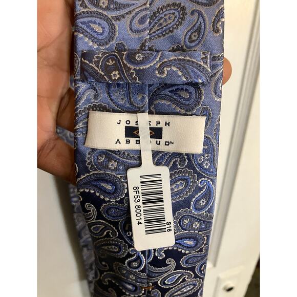 Joseph Abboud Men's Paisley Tie in Blue, Size S16 - Picture 2 of 3